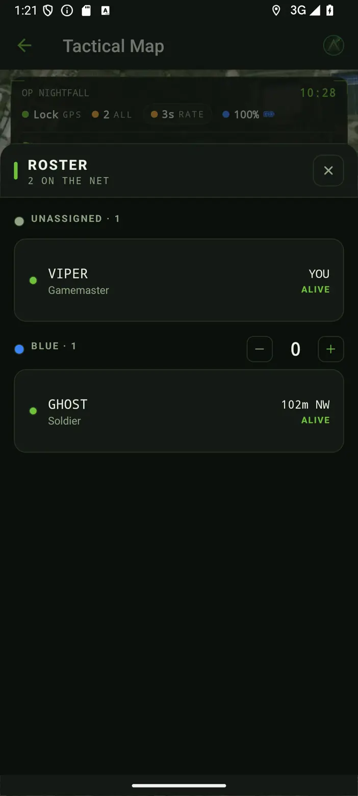 The roster sheet over the map: two players on the net - the gamemaster, and a Blue soldier 102 meters northwest, both alive.